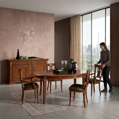 Ensemble de salle à manger classique avec table ovale, 4 chaises, fauteuil, ensemble de groupe. Nouvel ensemble en bois massif.