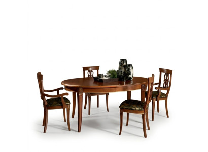 Ensemble de salle à manger classique avec table ovale, 4 chaises, fauteuil, ensemble de groupe. Nouvel ensemble en bois massif.