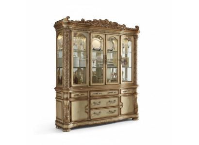 Vitrine de luxe pour vitrine de magasin met en valeur une armoire en verre de style baroque rococo antique.