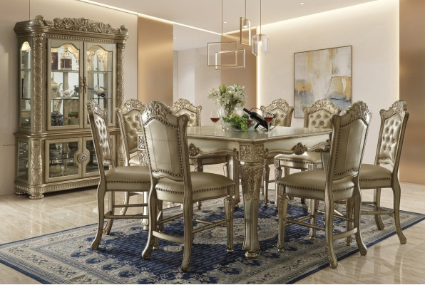 Groupe de salle à manger doré Table à manger Designer avec x8 chaises Mobilier de salle à manger 9 pièces.