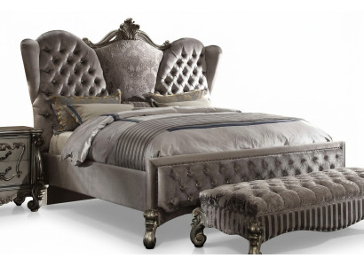 Conception chambre de luxe 3 pièces. Lit 2x Table de chevet classique r Set de lit