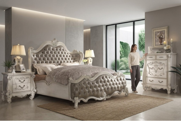 Ensemble de chambre de luxe avec lit, décoration, 2 tables de chevet, commode assortie