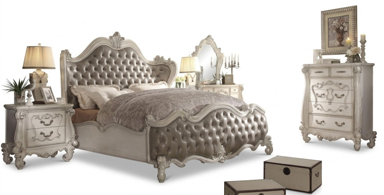 Chambre 3 pièces. Ensemble lit 2x Table de chevet Console Lits doubles Hôtel