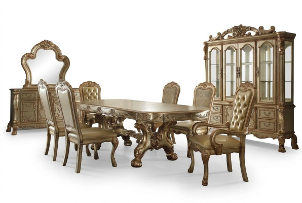Table de salle à manger classique, chaises de luxe Chesterfield, ensemble de salle à manger de 9 pièces.
