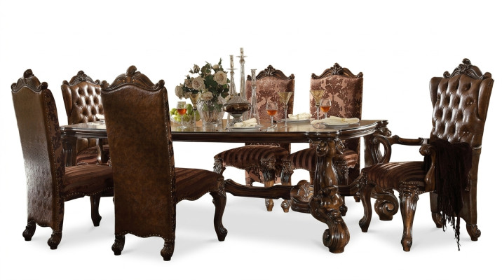 Brun Classique r Table à manger en bois + Chesterfield x6 Chaises Ensemble de salle à manger 7 pièces. ensemble