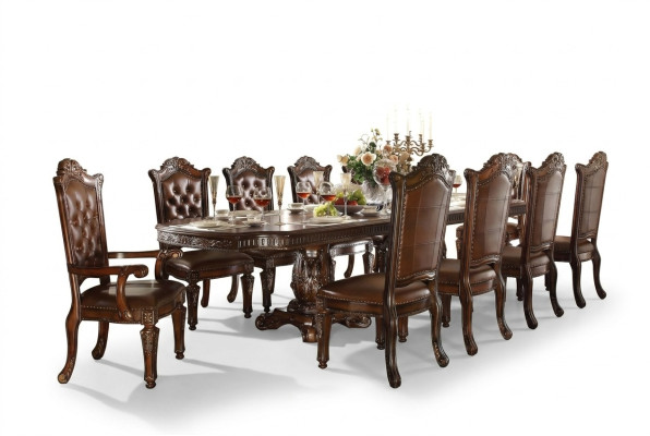 Salle à manger de style baroque luxueux Ensemble de salle à manger Table de salle à manger de designer avec chaises marron Chesterfield