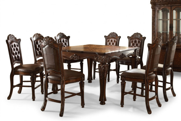 Mobilier de salle à manger design Ensemble de 9 pièces comprenant une table rectangulaire en bois et 8 chaises.