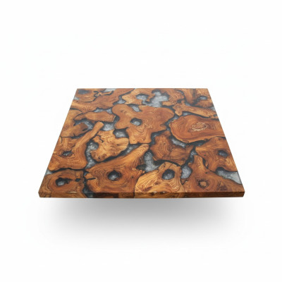 Table à manger en résine époxy et bois massif, table en bois massif 100x100 avec effet cascade en résine époxy.