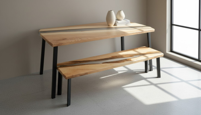 2 tabourets de table en résine époxy. Ensemble de tables en bois véritable avec rivière en cascade.