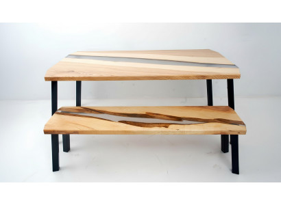 2 tabourets de table en résine époxy. Ensemble de tables en bois véritable avec rivière en cascade.