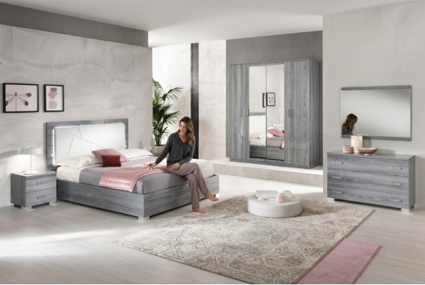 Meubles italiens 4 pièces. Ensemble de chambre à coucher Lit 2x Table de chevet Armoire nouvelle