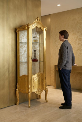 Vitrine en bois doré Armoire de présentation Vitrines en verre Étagères Meubles italiens neufs