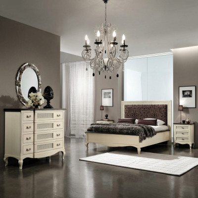 Ensemble de chambre de luxe 4 pièces. Lit 2 tables de chevet Commode Meubles en bois massif Italie