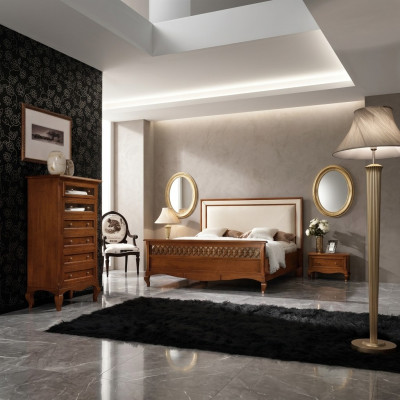 Ensemble de chambre de luxe 4 pièces. Lit, 2 tables de chevet, commode en bois massif Italie.