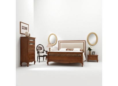Ensemble de chambre de luxe 4 pièces. Lit, 2 tables de chevet, commode en bois massif Italie.