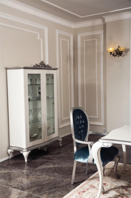 Chaise Chesterfield en bois gris turc avec accoudoirs pour salle à manger.