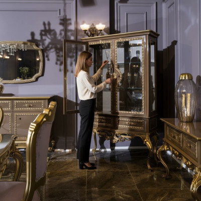Vitrine dorée Baroque Rococo Meubles Armoire Verre Armoires Étagères Vitrines