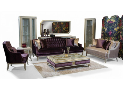 Mobilier baroque Chesterfield violet, canapé trois places en textile, neuf.