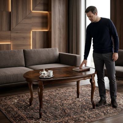 Table basse classique en bois massif pour le salon de style baroque.