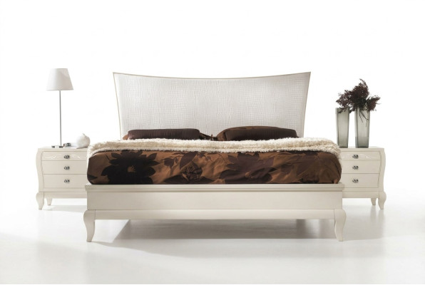 Suite de 3 pièces. Lit de chambre Table de chevet Groupe de lits Tables de chevet Design