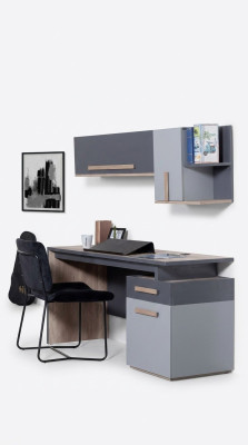 Bureau avec tiroirs pour filles, design de meubles de chambre d'enfants.