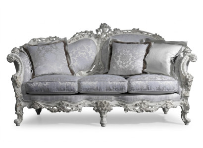 Chesterfield Classic est un canapé trois places en textile pour salon.