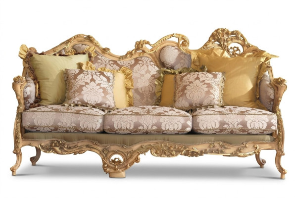 Canapé Chesterfield classique avec des détails sculptés à la main