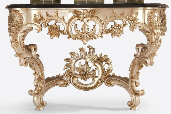 Table console Rosette dans le style classique