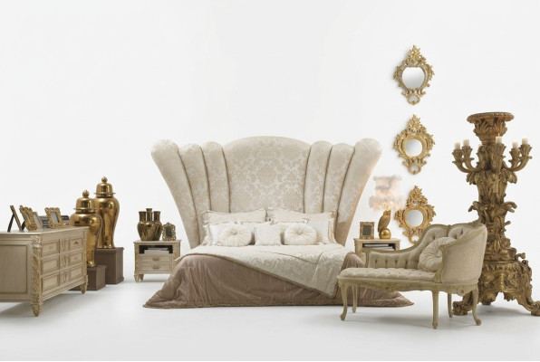 Chesterfield Grand bandeau de lit rembourré, lit d'hôtel, couleur blanche classique