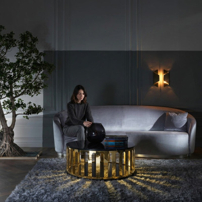 Canapé en cuir trois places de style italien neuf pour salon, meuble rembourré.