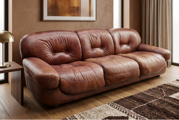 Canapé trois places Chesterfield Classic en tissu pour salon, paysage vivant.
