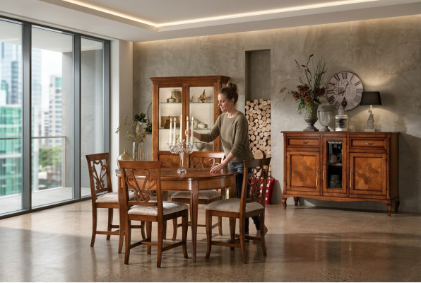 Salle à manger Ensemble Ensemble Chaises 4x Vitrine Groupe de salle à manger Ensemble de salle à manger Vitrines 7 pièces. Commode