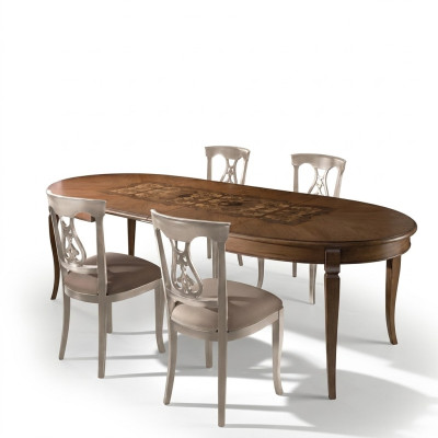 Chaise avec des motifs sculptés Chaises Bois naturel Salle à manger Fauteuil inclinable Meubles