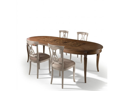 Chaise avec des motifs sculptés Chaises Bois naturel Salle à manger Fauteuil inclinable Meubles
