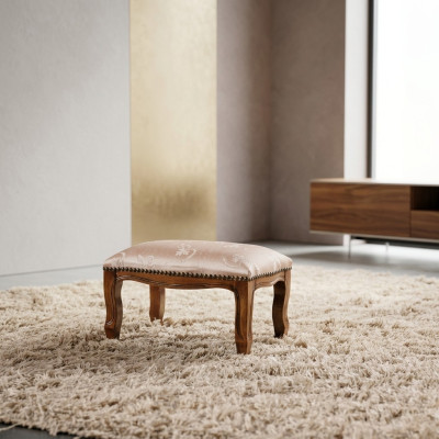 Sièges rembourrés de style ottoman, tabourets, bancs de design Pufa Ottoman en tissu.