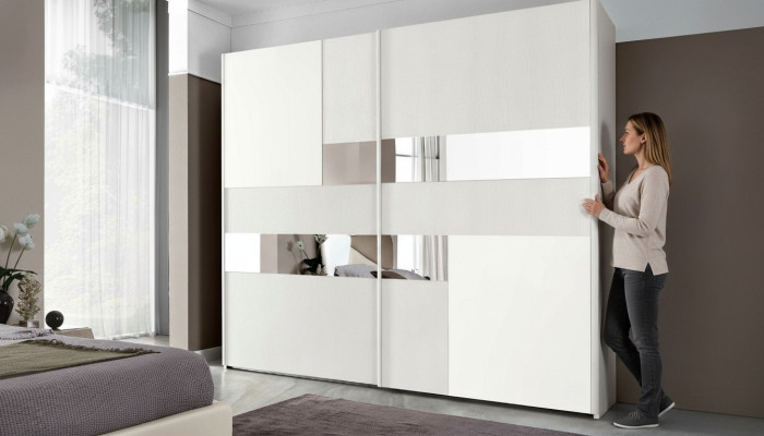 Armoire avec portes coulissantes Armoires Armoire en bois Chambre Porte-manteau