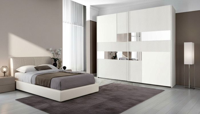 Armoire avec portes coulissantes Armoires Armoire en bois Chambre Porte-manteau