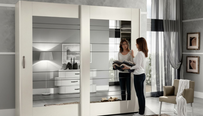 Garde-robe de luxe avec portes coulissantes Armoires de garde-robe en bois moderne