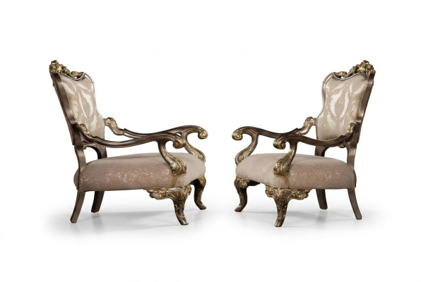 Un fauteuil baroque luxueux, classique, beige et or Chesterfield