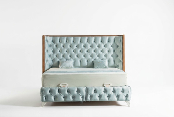 Ensemble de chambre Blanc Lit en métal Chesterfield Style de luxe 2x tables de chevet 3 pièces.