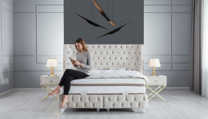 Ensemble de chambre Blanc Lit Boxspring Chesterfield Élégants 2x Tables de nuit 3 pièces.
