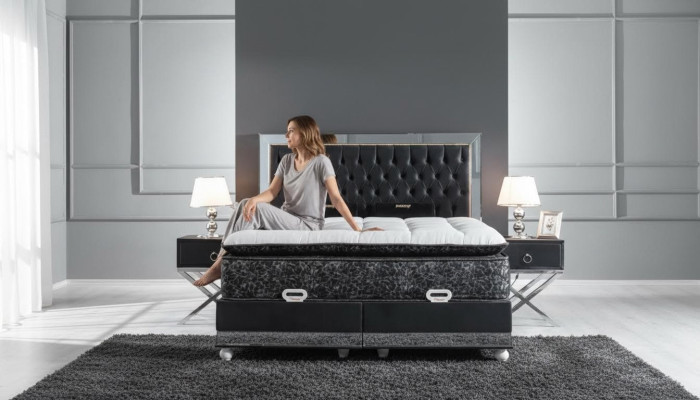 Ensemble de chambre à coucher Lit en métal noir 2x Tables de chevet Luxe neuf 3 pièces.