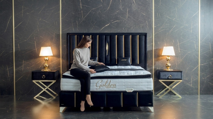 Chambre de luxe velours lit en métal Lit double 2x Table de chevet Lits Mobilier 3 pièces.