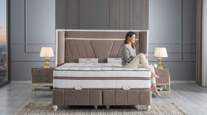 Ensemble de chambre de luxe Lit beige 2x table de chevet Mobilier de lit Led 3 pièces