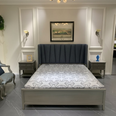 Conception de rembourrage de lit moderne Lit double de luxe pour hôtel Mobilier de lit en bois pour mariage en gris