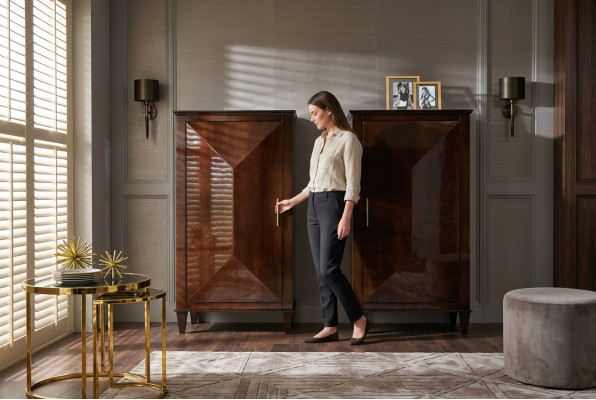 Armoire en bois de luxe classique Armoires Salon Marron Cabinet grand