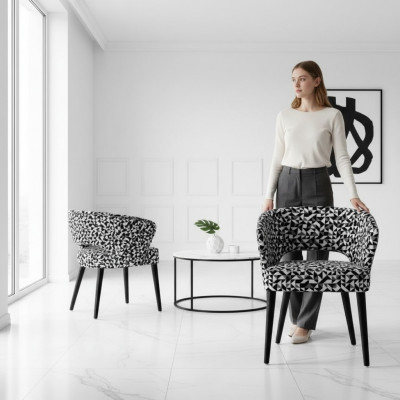 Chaise originale en bois et textile noir et blanc pour le salon