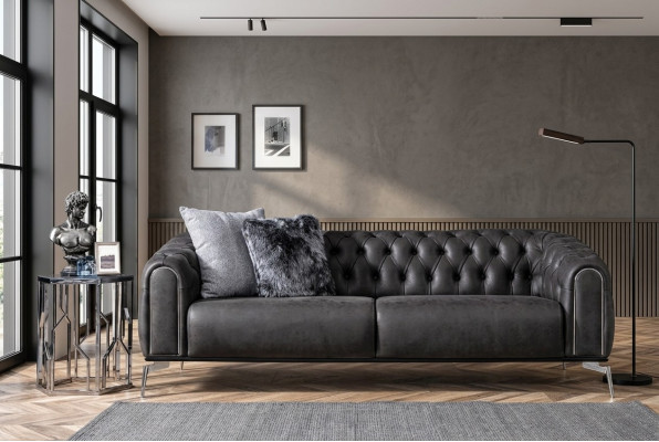 Canapé droit de style Chesterfield noir pour quatre personnes pour le salon
