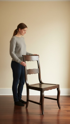 Chaise en bois de designer dans la salle à manger Meuble de luxe Couleur marron nouveau