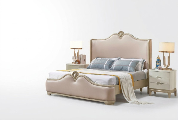 Ensemble de chambre baroque avec lit et tables de nuit sans coins pointus